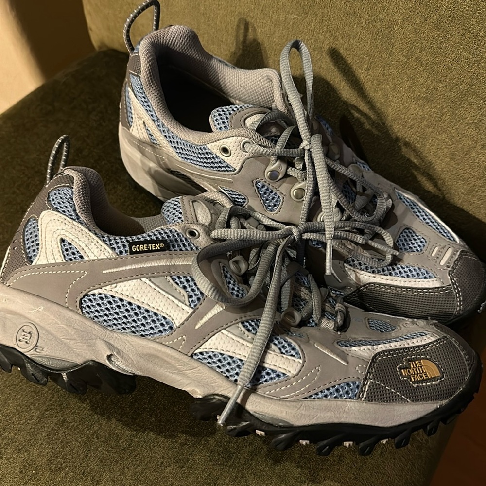THE NORTH FACE womens hiking walking tennis shoes, size 8.5, Vibram rubber sole
